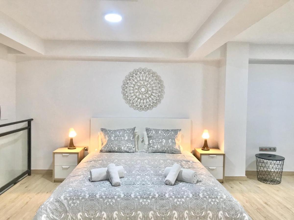 Modern & Spacious Apartment In Plaza De La Merced Малага Экстерьер фото