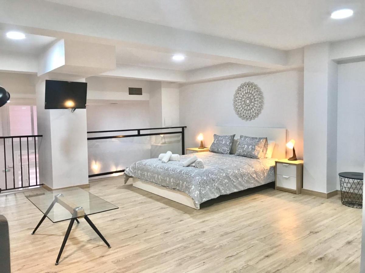 Modern & Spacious Apartment In Plaza De La Merced Малага Экстерьер фото