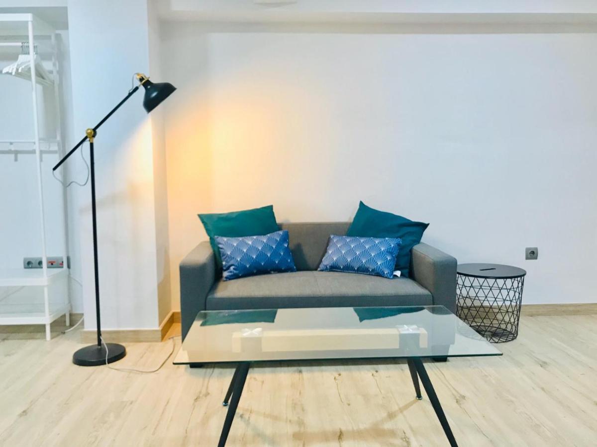 Modern & Spacious Apartment In Plaza De La Merced Малага Экстерьер фото